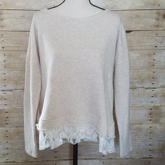 retro-ology Tops - NWOT Retro-ology Sweatshirt With Lace  Trim Size L